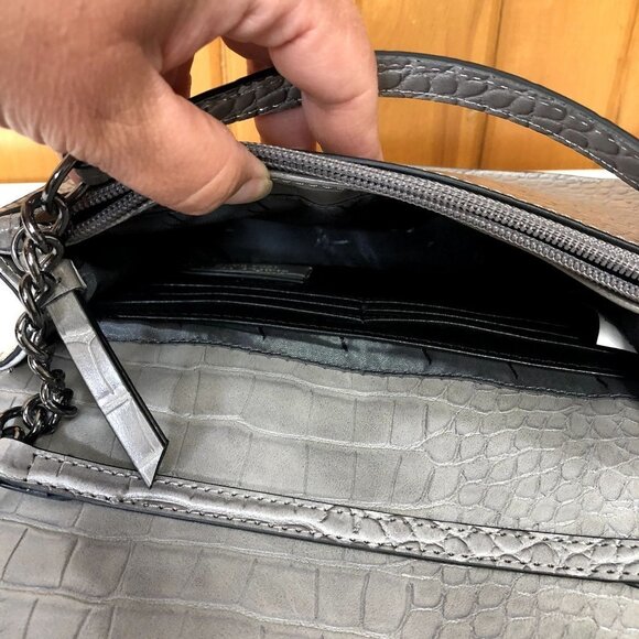 Simply Vera Women Crocodile Gray Contemporary Leena Envelope Crossbody Bag NWOT - Picture 9 of 10